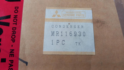 Original MITSUBISHI Chariot RVR Expo Space Runner Klimakondensator MR116930