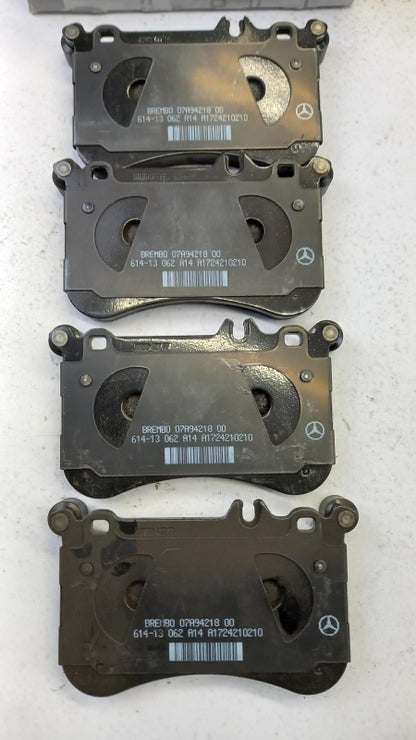 Original MERCEDES-BENZ SLK SLC R172 Bremsbeläge vorne A0074209720