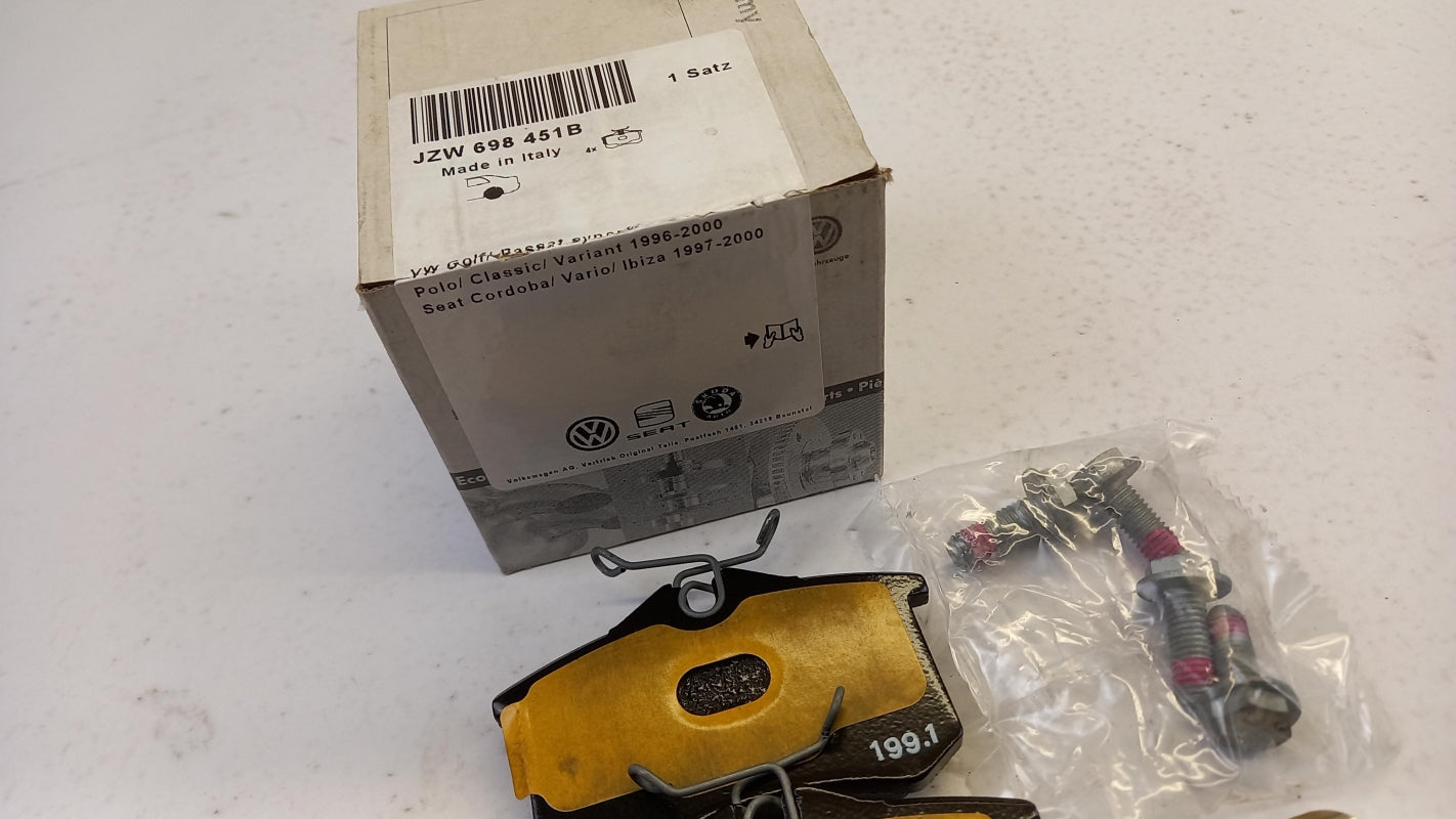 Original VW Corrado Golf 3 Passat B4 Polo 3 Vento Bremsbeläge hinten JZW698451B