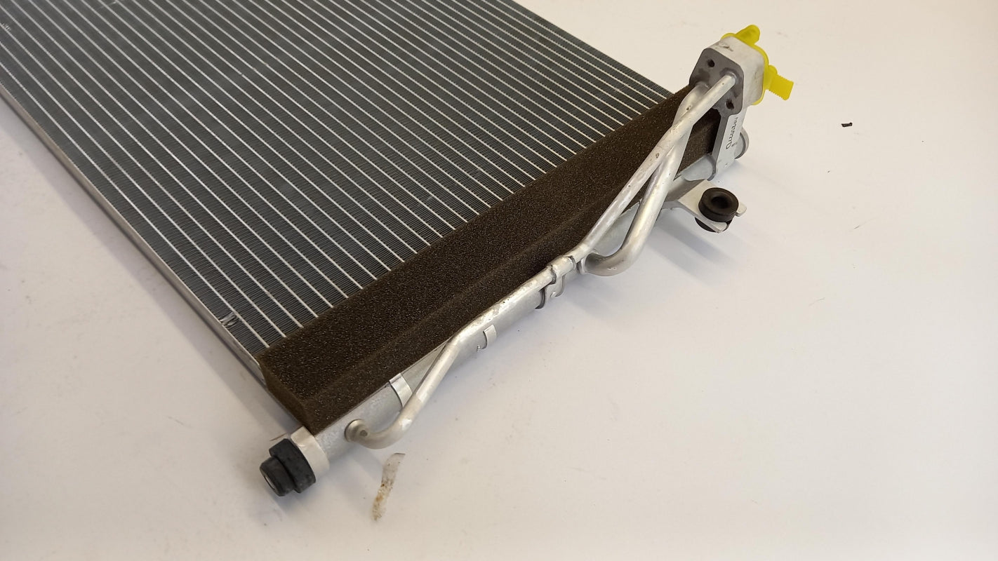 Original OE HYUNDAI/KIA Klimakondensator 976061C300