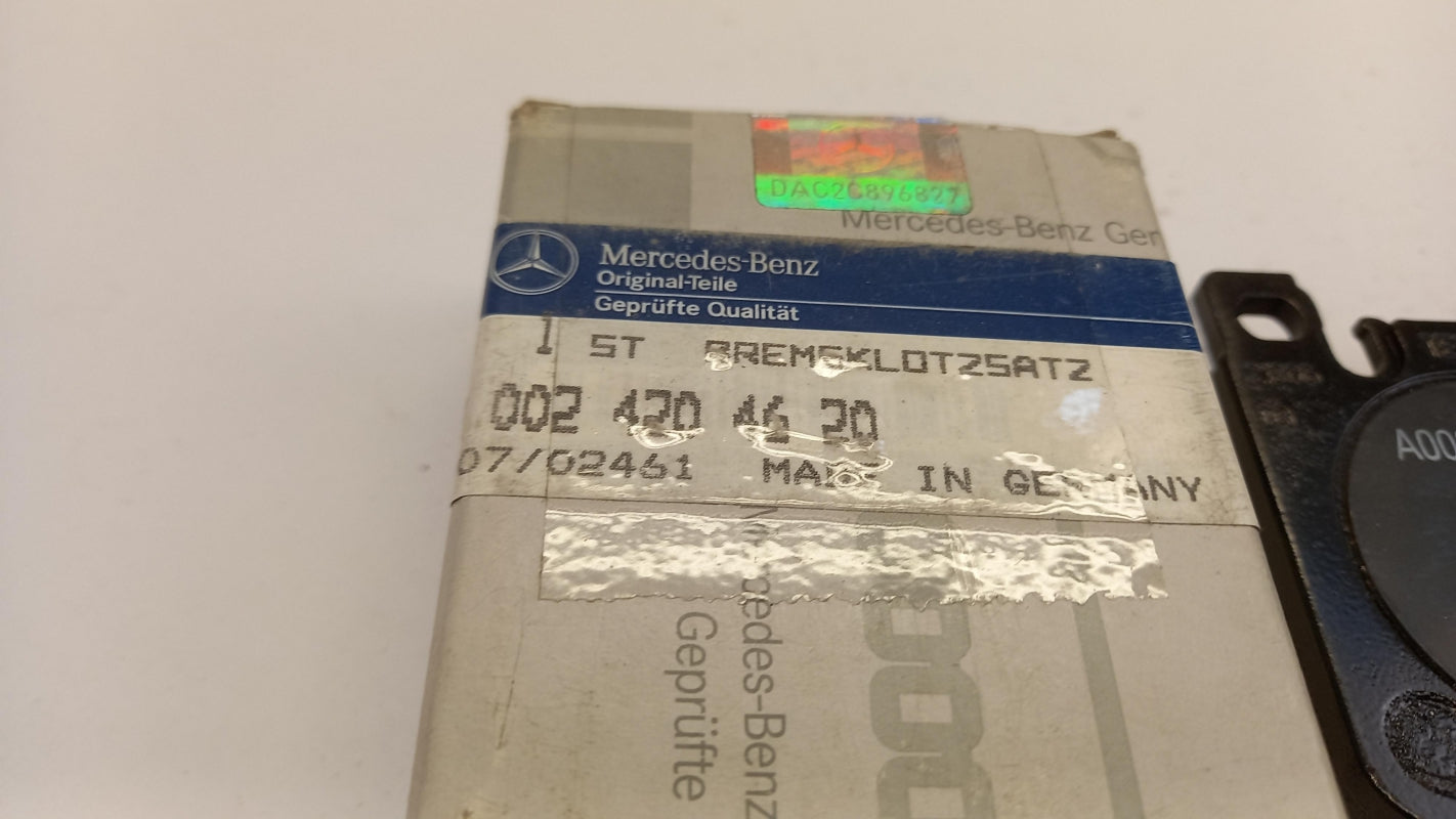 Original MERCEDES-BENZ C-klasse W202 E W210 Bremsbeläge hinten A0024204620
