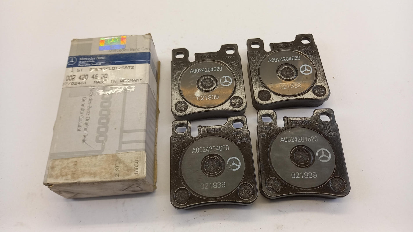 Original MERCEDES-BENZ C-klasse W202 E W210 Bremsbeläge hinten A0024204620