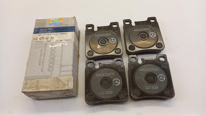 Original MERCEDES-BENZ C-klasse W202 E W210 Bremsbeläge hinten A0024204620