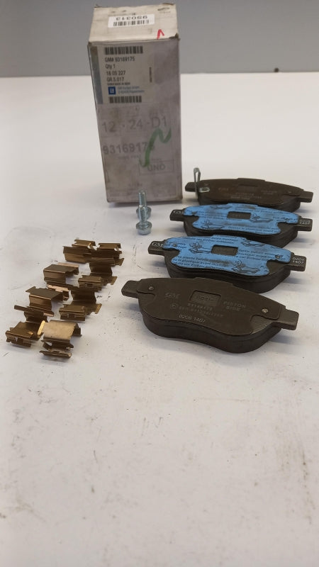 Original OPEL Corsa-D Bremsbeläge Satz Vorne 93169175