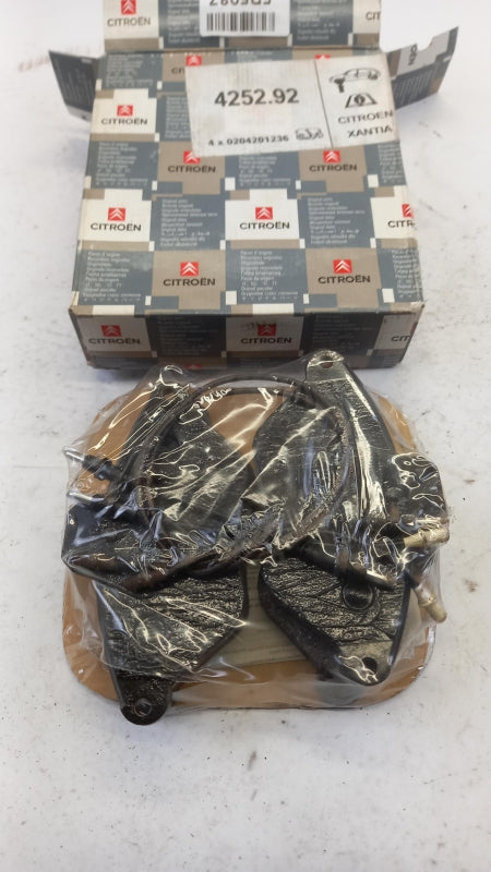 Original CITROEN Xantia I brake pad set front 425292 