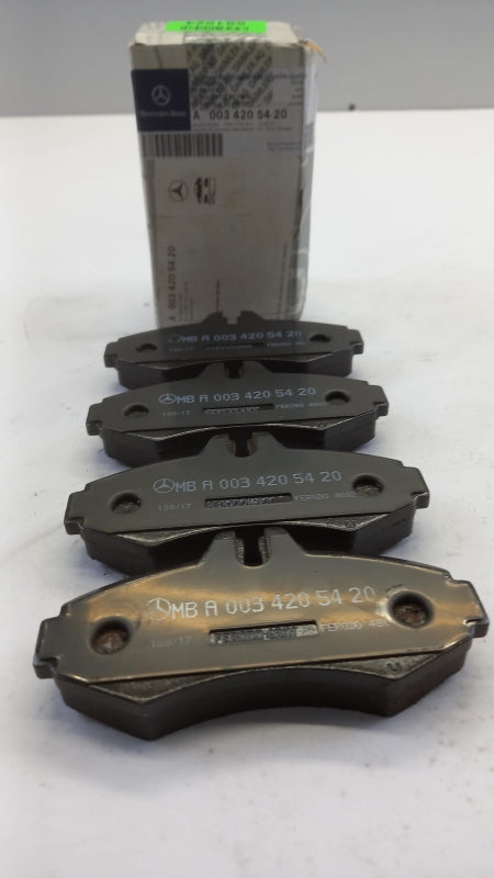 Original MERCEDES-BENZ W638 Vito Bremsbeläge Bremsklötze vorne A0034205420