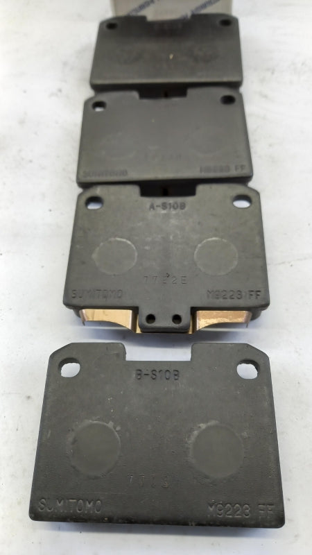 Original MITSUBISHI 3000GT (1990-2000) Bremsbeläge Satz Hinten MR389573