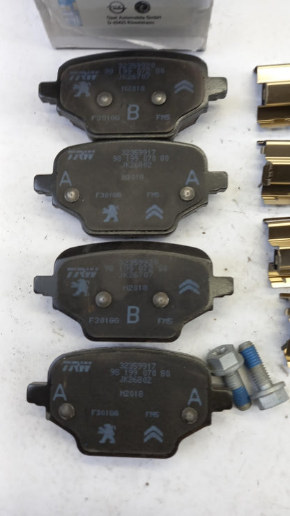 Original OPEL Combo E Bremsbeläge hinten 39166045