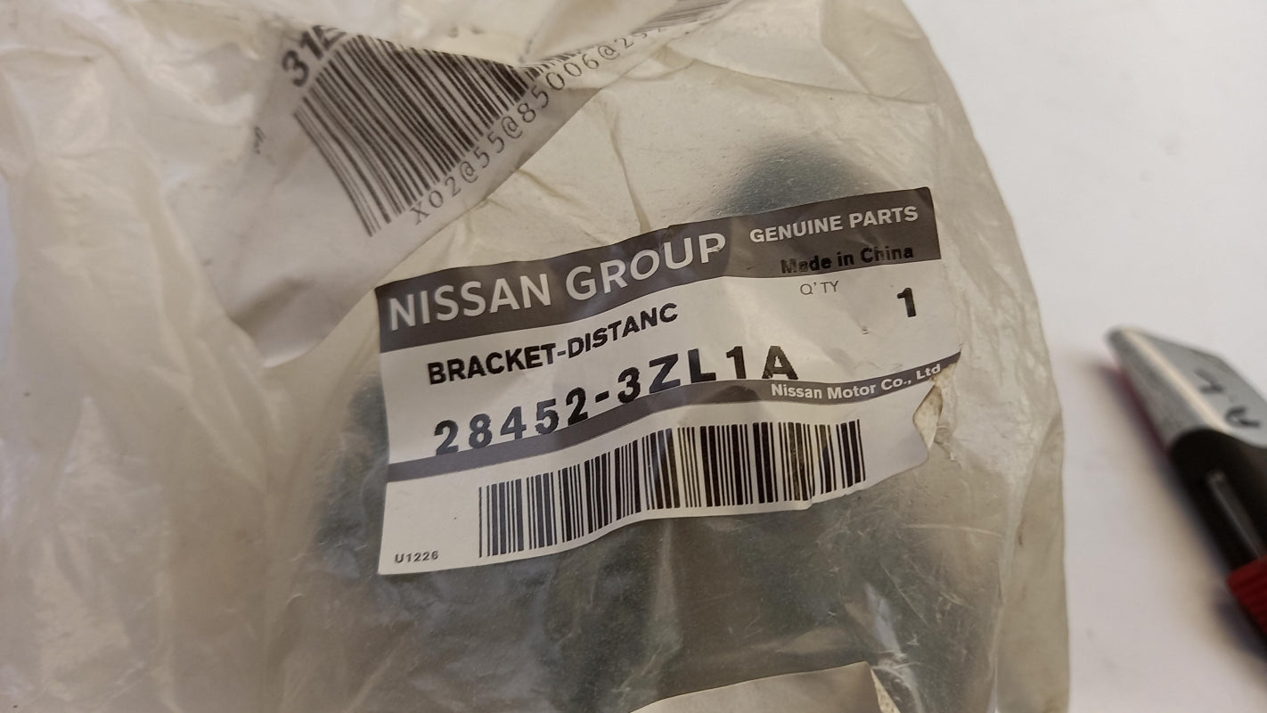Original OE NISSAN Geber Halterung 284523ZL1A
