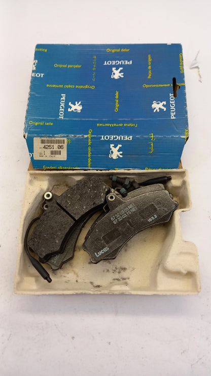 Original PEUGEOT J5 CITROEN C25 Bremsbeläge vorne 425106