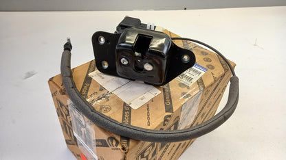Original Dodge Grand Caravan Chrysler Town Country Heckklappenschloss 4589243AG