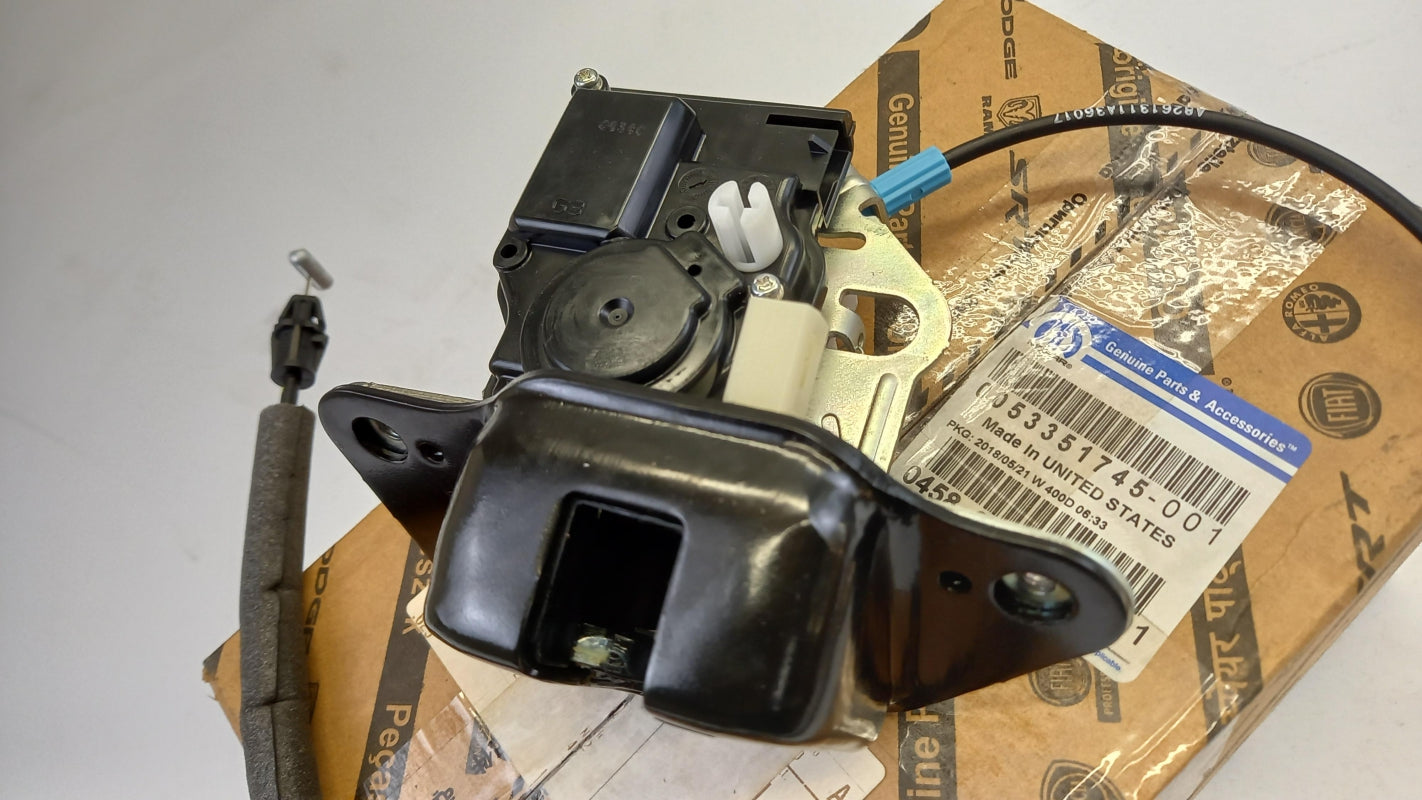 Original Dodge Grand Caravan Chrysler Town Country Heckklappenschloss 4589243AG