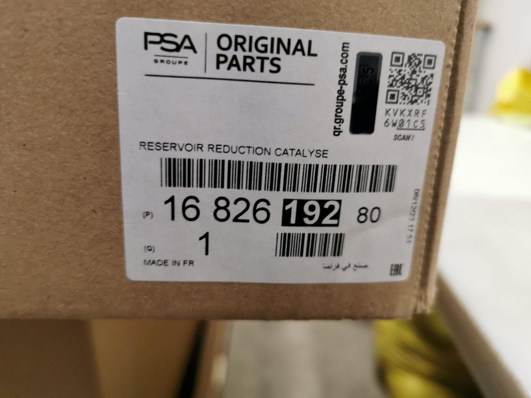 Original CITROEN C4 PEUGEOT 3008 AdBlue Additivbehälter 1682619280