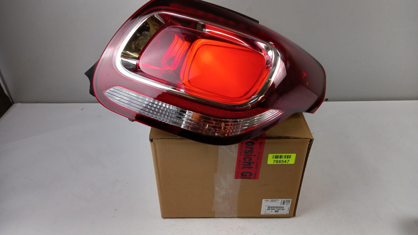 Original CITROEN DS3  Heckleuchte rechts 9808418480