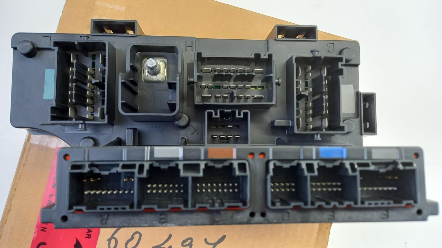 Original MOPAR für CHRYSLER PT Cruiser 2.4L Sicherungskasten 56049719AR