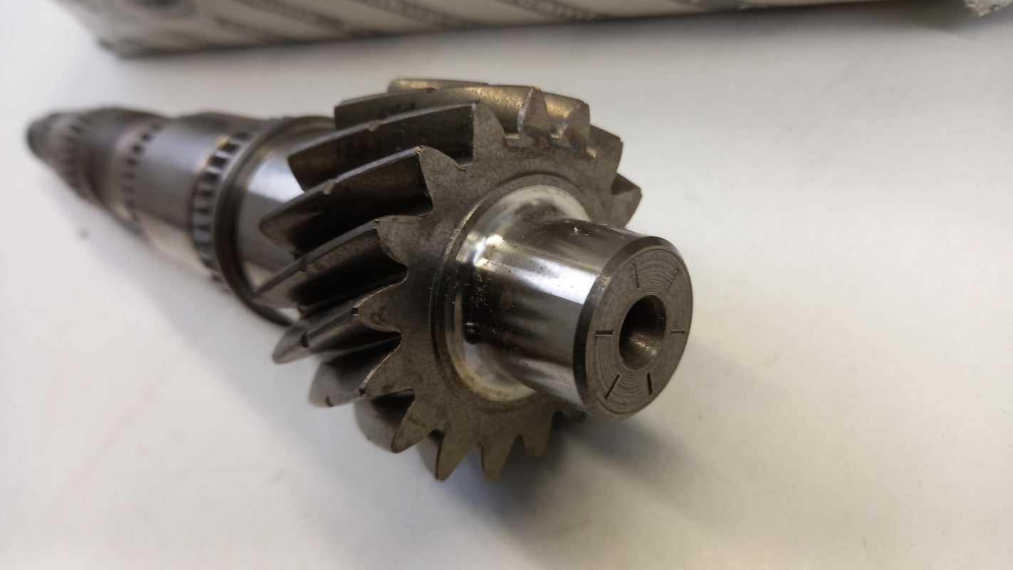 Original FIAT Bravo Punto Doblo ABARTH 500 Schaltgetriebe Vorgelegewelle 7615578