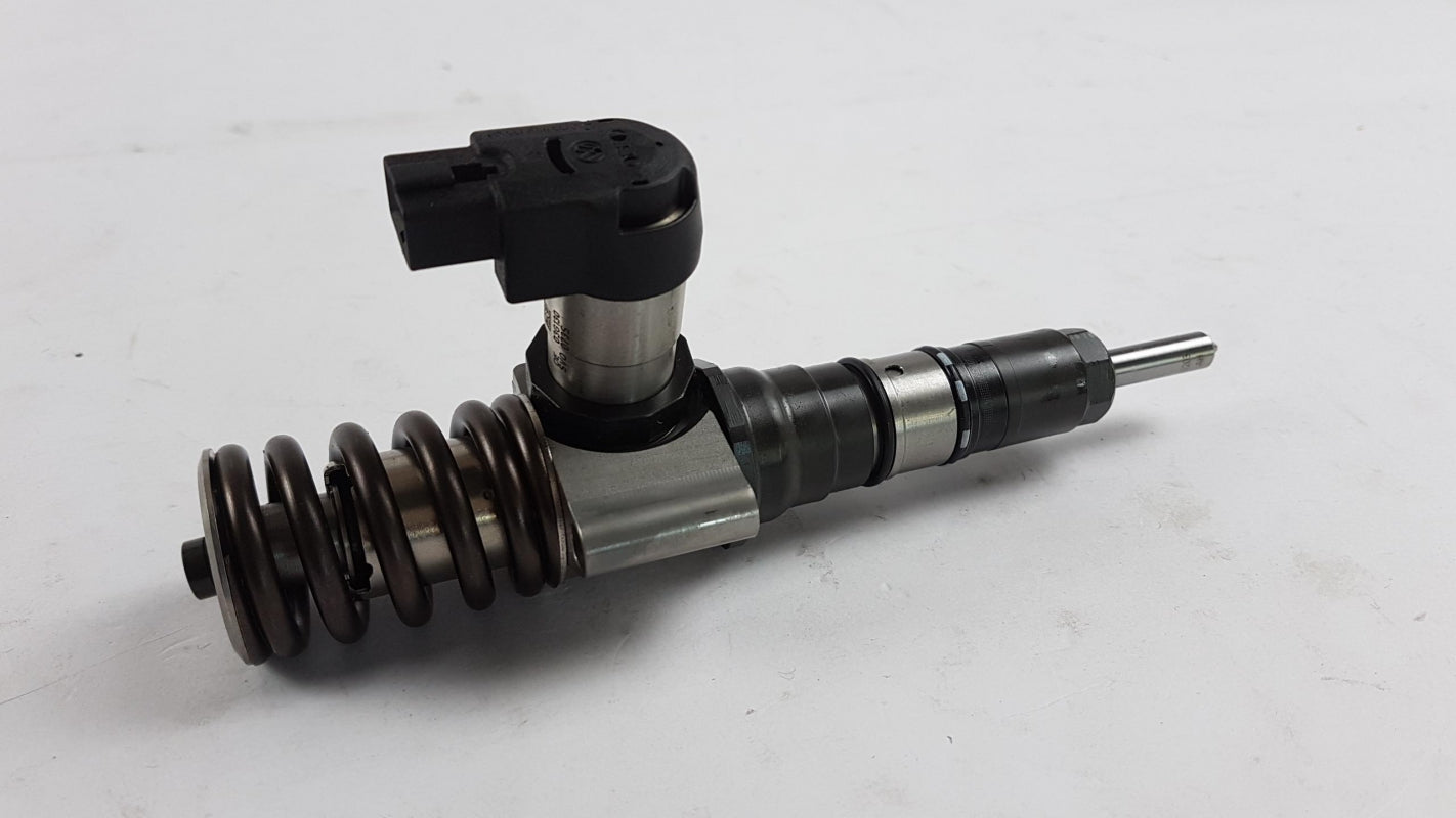 Original VW Passat B6 2.0 TDI Einspritzdüse 000130073SX