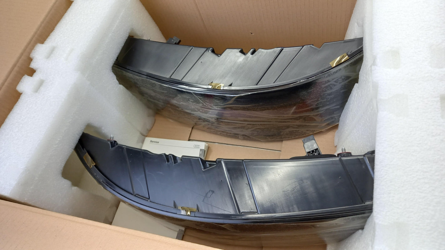 Original OE Volkswagen Heckleuchte Satz 4M0052100