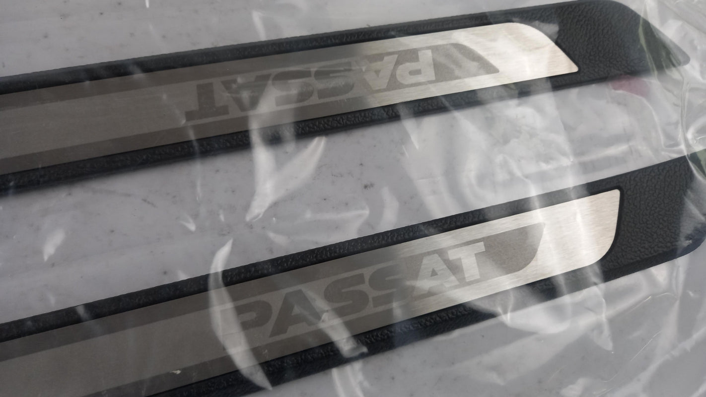 Original VW Passat Einstiegsleiste 4 stück Edelstahl vorne+hinten 3AE071303