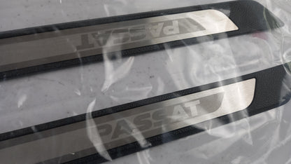 Original VW Passat Einstiegsleiste 4 stück Edelstahl vorne+hinten 3AE071303