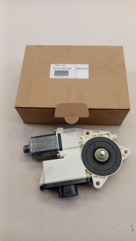 Original BMW X3 E83 Fensterhebermotor vorne rechts 67626925964