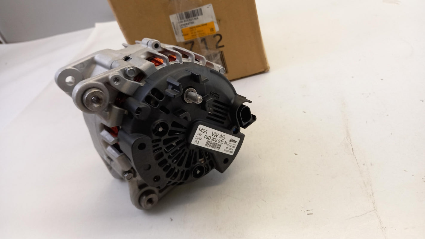 Original VOLKSWAGEN Polo SKODA Fabia Lichtmaschine 03D903025MX