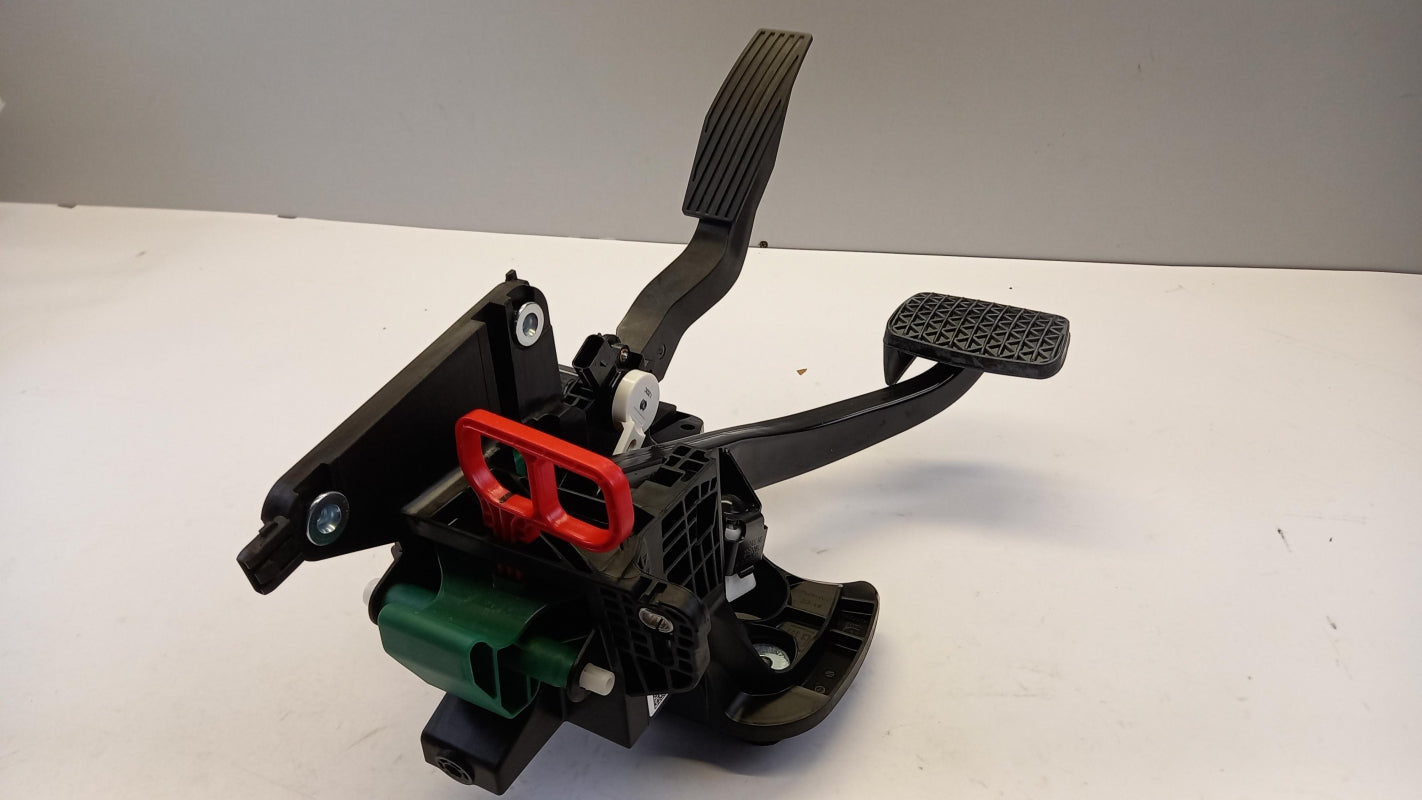 Original OE OPEL Insignia B Kitpedal YR00611580