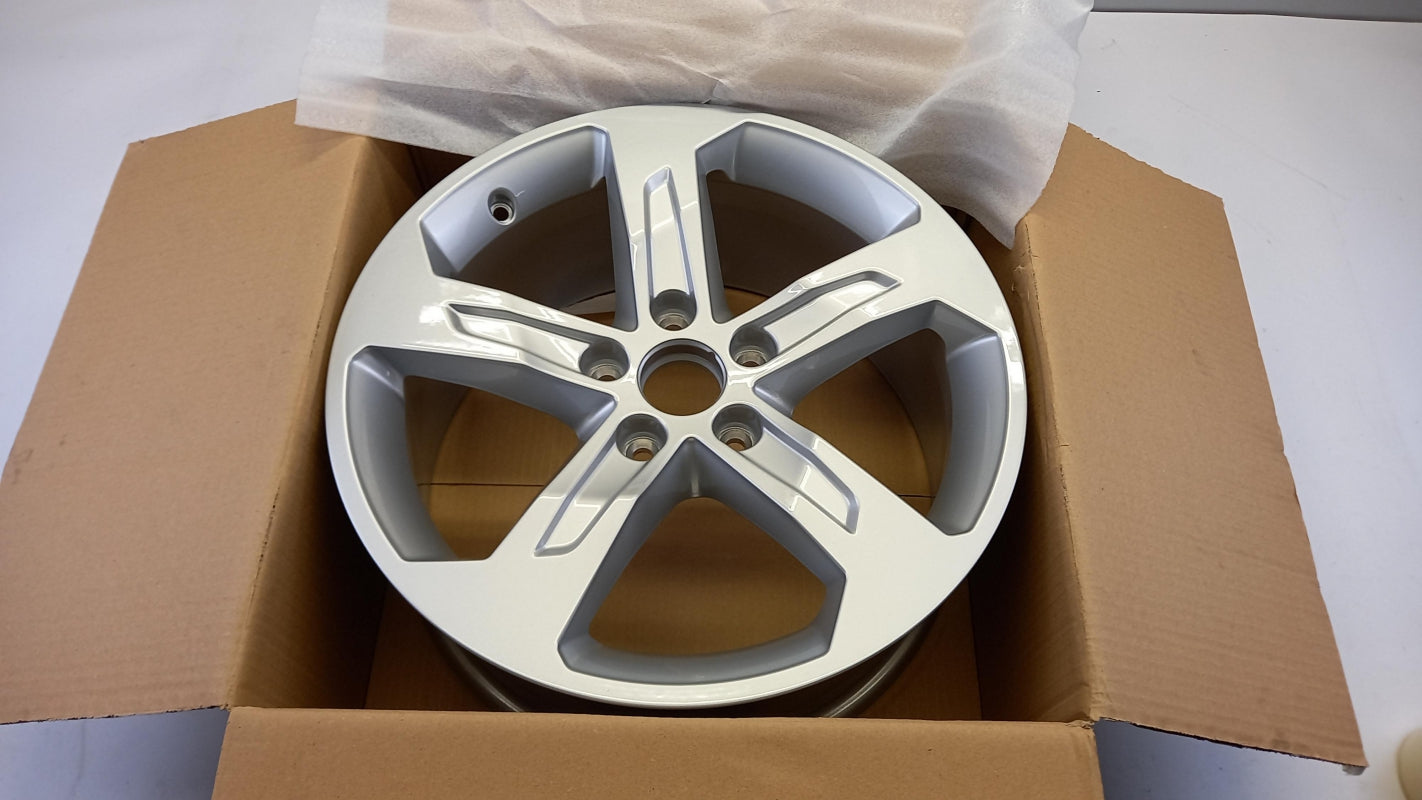 Original AUDI A3 Sportback e-tron Felge 17x7.5 8V0601025DP