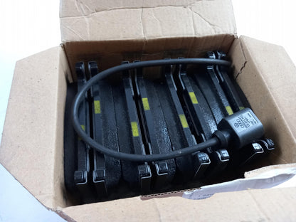 Original AUDI RS3 TTRS Bremsbeläge mit Verschleissanzeige Vorne 8V0698151N