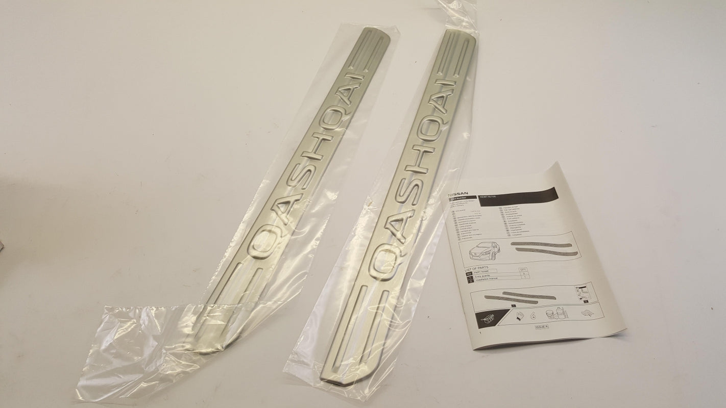Original NISSAN Qashqai 2021> Eingangstür-Schutzvorrichtungen Satz KE9676U100