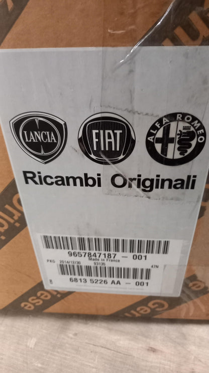 Original OE FIAT Schaltgetriebe Gehäuse 68135226AA