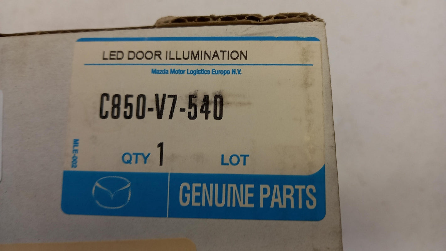 Original MAZDA CX-5 II 2017> Türverkleidungsbeleuchtung mit Mazda-Logo C850V7540