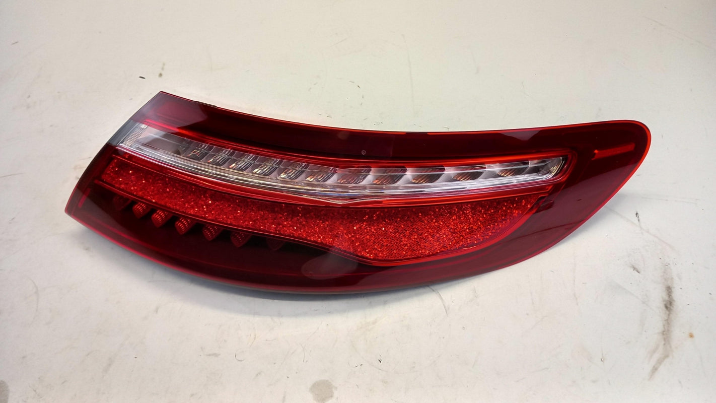 Original MERCEDES-BENZ E-klasse C238 Heckleuchte hinten rechts A2389066601