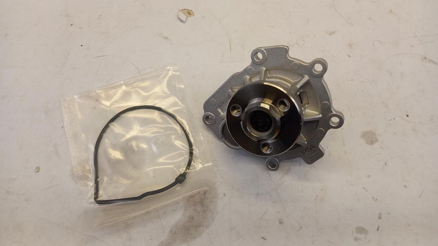 Original OPEL Astra Corsa Insignia Vectra Zafira Wasserpumpe 95531270