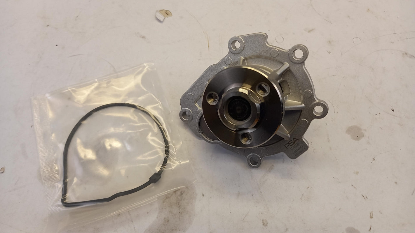 Original OE OPEL water pump 95531270 