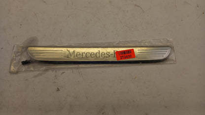 Original MERCEDES-BENZ W205 C253 W213 Einstiegsleiste vorne rechts A2056800735