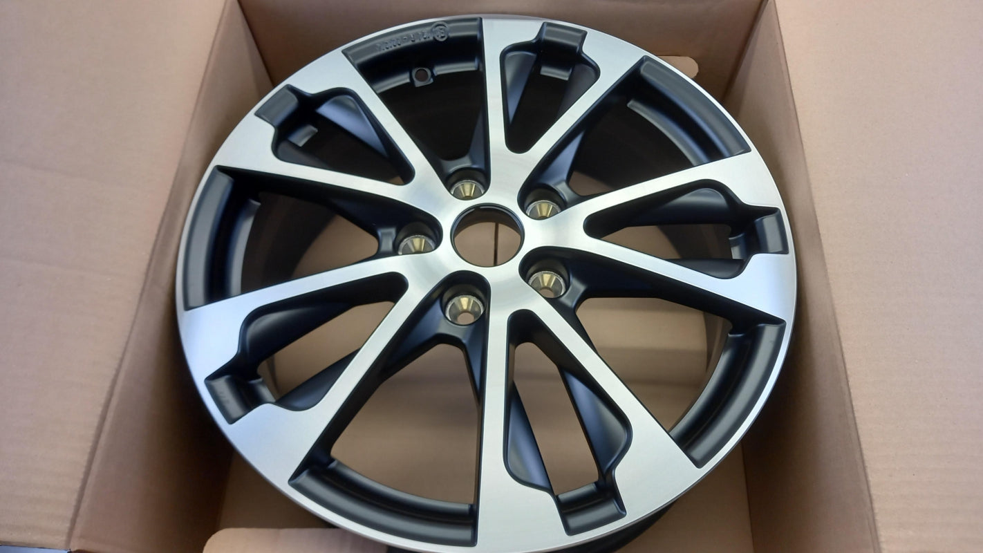 Original OE RENAULT hub cap 8201698553 