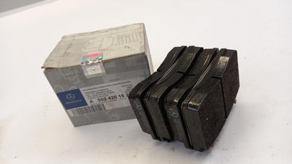Original MERCEDES-BENZ W124 R129 W210 Bremsbeläge Satz Vorne A0024201520