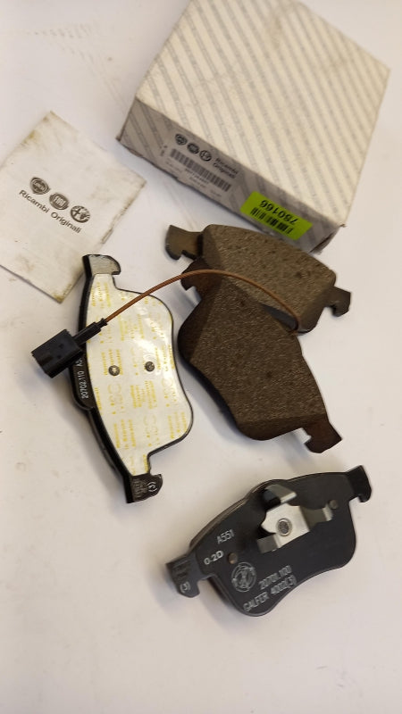 Original ALFA ROMEO 159 Bremsbeläge Bremsbelagsatz vorne 77364587