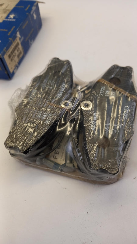 Original PEUGEOT 406 Bremsbeläge Satz Vorne 425268