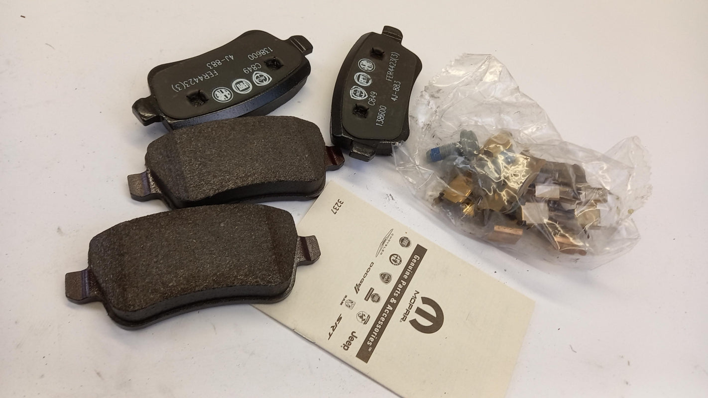 Original FIAT Croma Scheibenbremse Bremsbeläge hinten 77364168