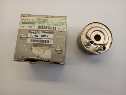 Original OE NISSAN Motorölkühler 21305EB300