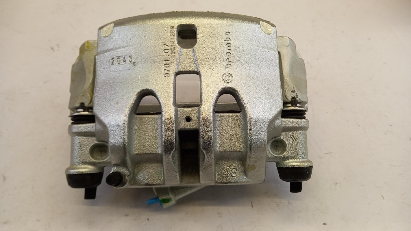 Original OE NISSAN brake caliper 41001MB60A 