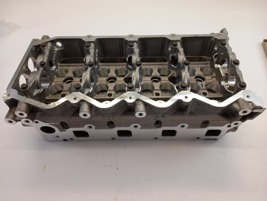 Original NISSAN Cabstar Navara Pathfinder cylinder head 11039EC00A