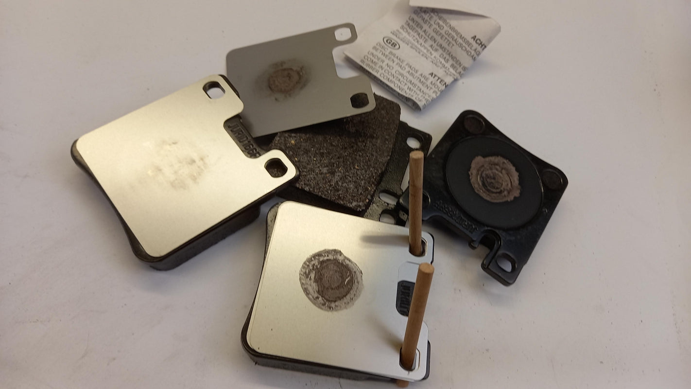 Original MERCEDES-BENZ W140 W210 R129 Bremsbeläge Satz Hinten A0034204920