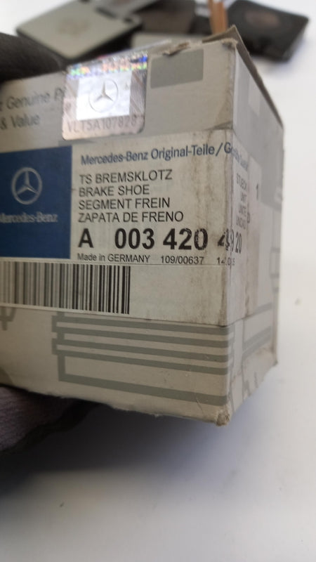 Original MERCEDES-BENZ W140 W210 R129 Bremsbeläge Satz Hinten A0034204920