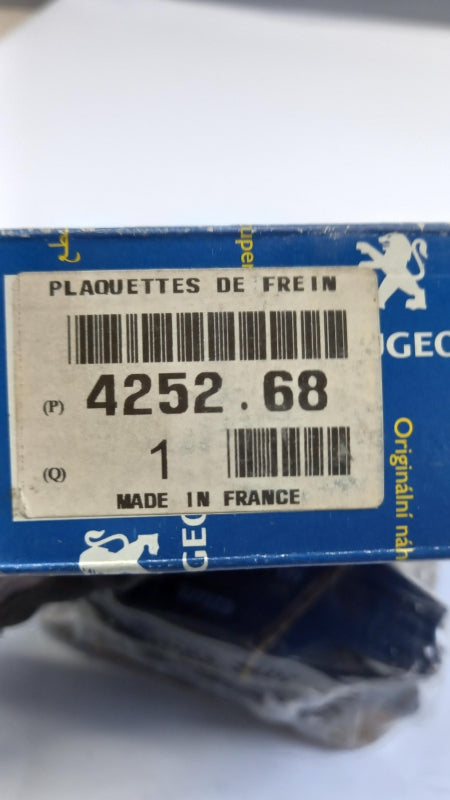 Original PEUGEOT 406 Bremsbeläge Satz Vorne 425268
