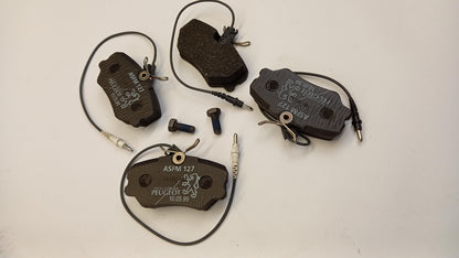 Original PEUGEOT 306 Bremsbeläge Bremsklötze vorne 425107