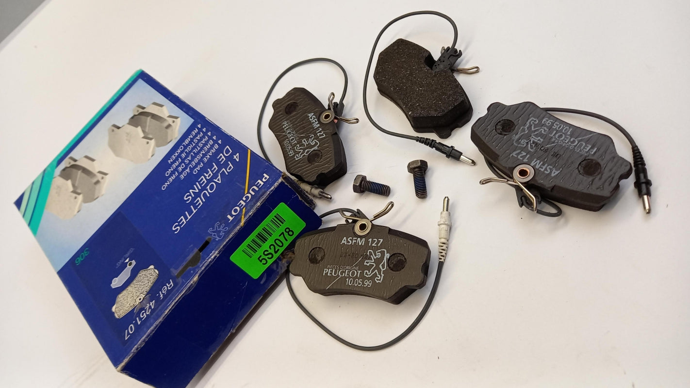 Original PEUGEOT 306 Bremsbeläge Bremsklötze vorne 425107