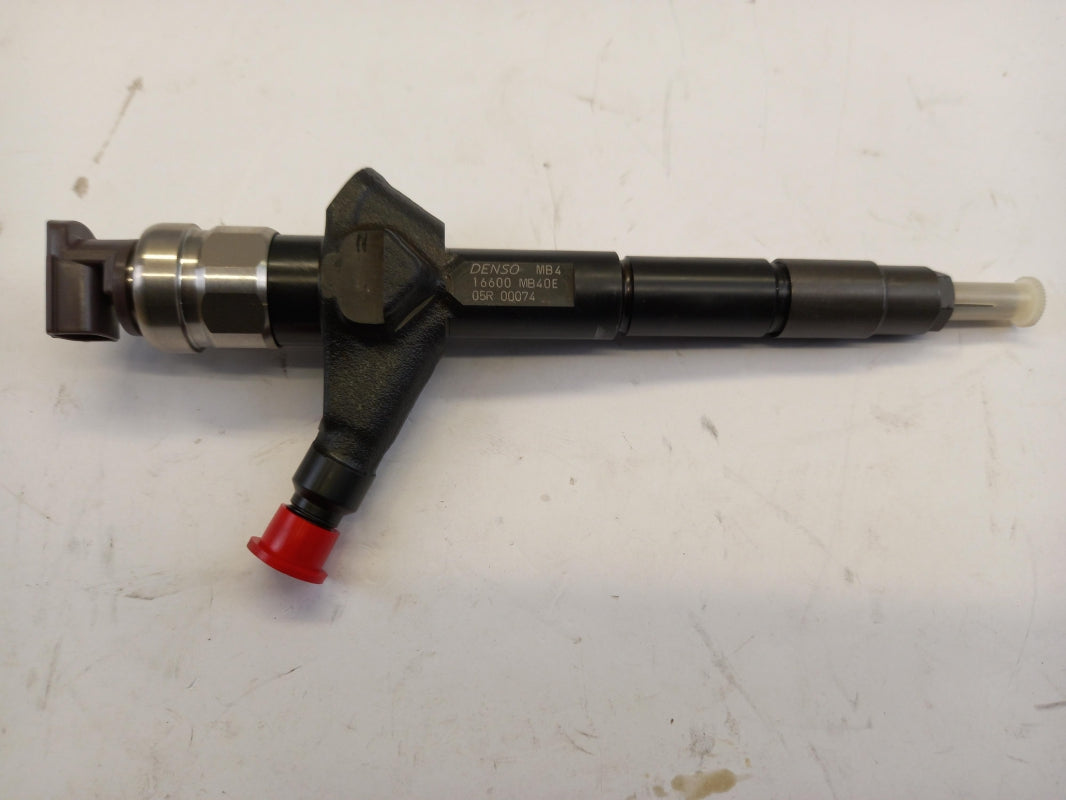 Original NISSAN Cabstar 2.5 dCi Injektor Düse 16600MB40E